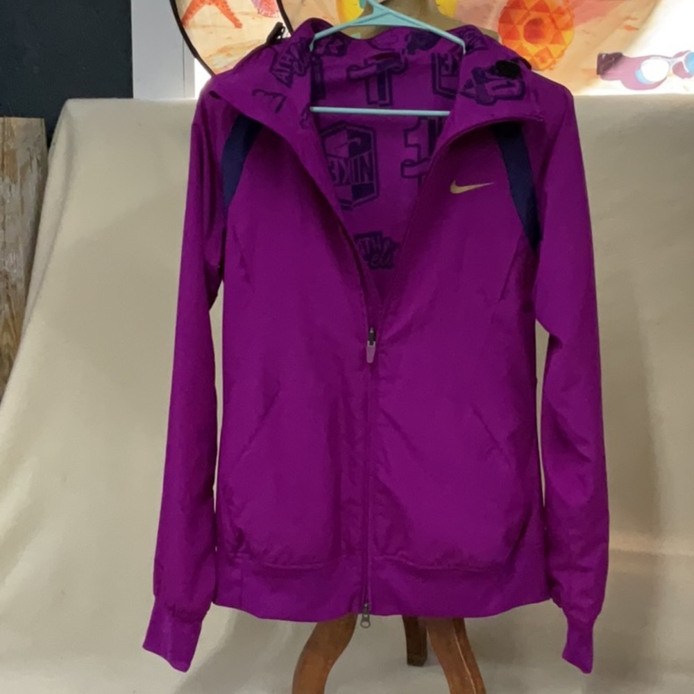 EUC woman’s reversible Nike jacket with hood - Picture 2 of 4